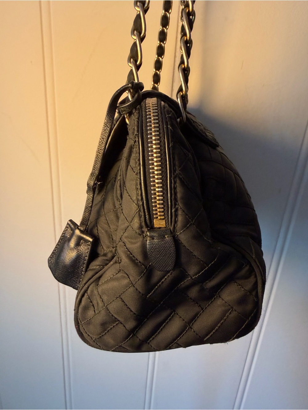 Prada Black Quilted Crossbody Bag with Gold Chain - Picture 5 of 15